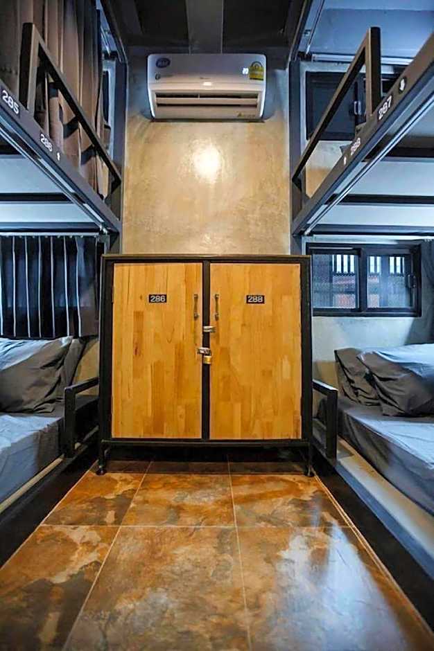 Episode 11 Hostel Sukhumvit