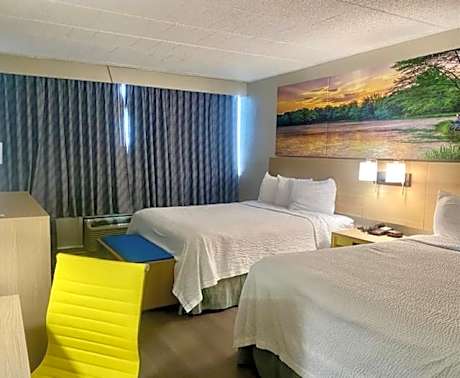 Queen Room with Two Queen Beds - Non-Smoking