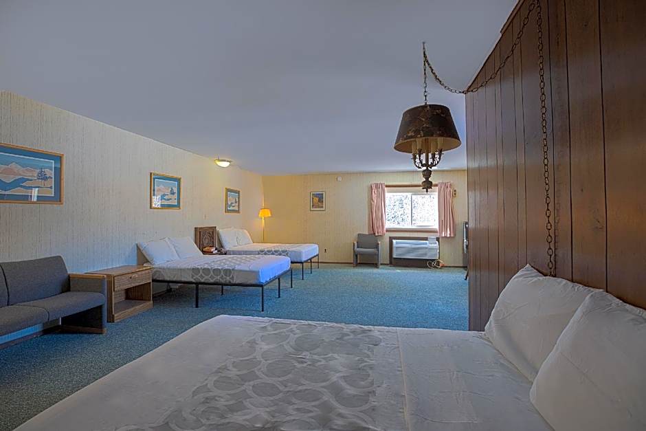 Love Hotels Tomahawk by OYO at Lake Mohawksin WI