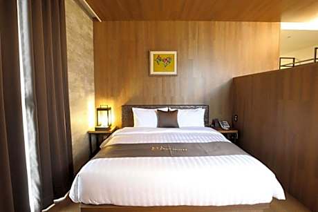Corner Suite