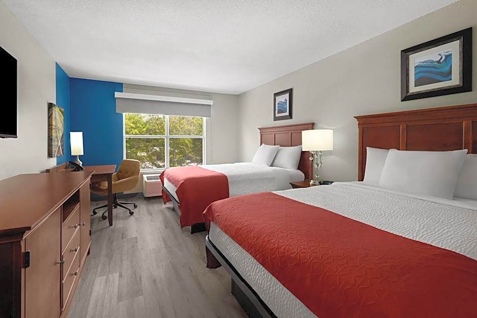 Baymont Inn & Suites by Wyndham Morrow/Atlanta I-75 South