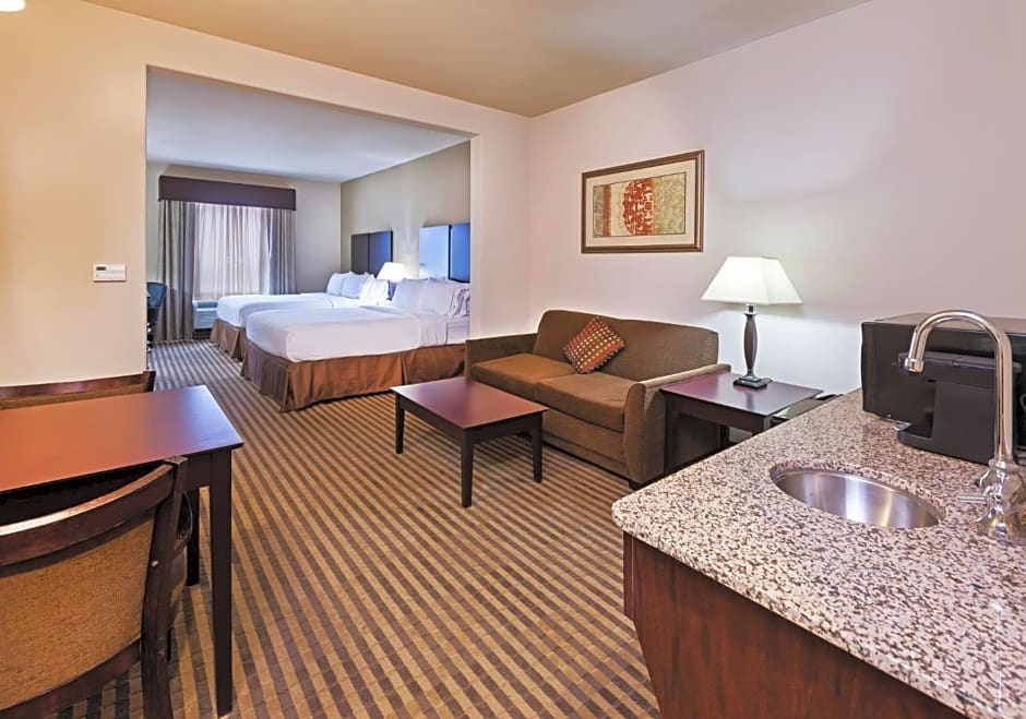 Holiday Inn Express & Suites Brady