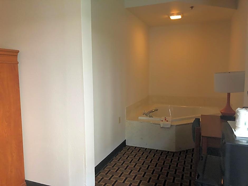 Howard Johnson by Wyndham Airport