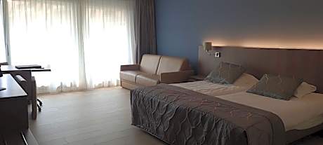 Deluxe Junior Suite with Seating Area