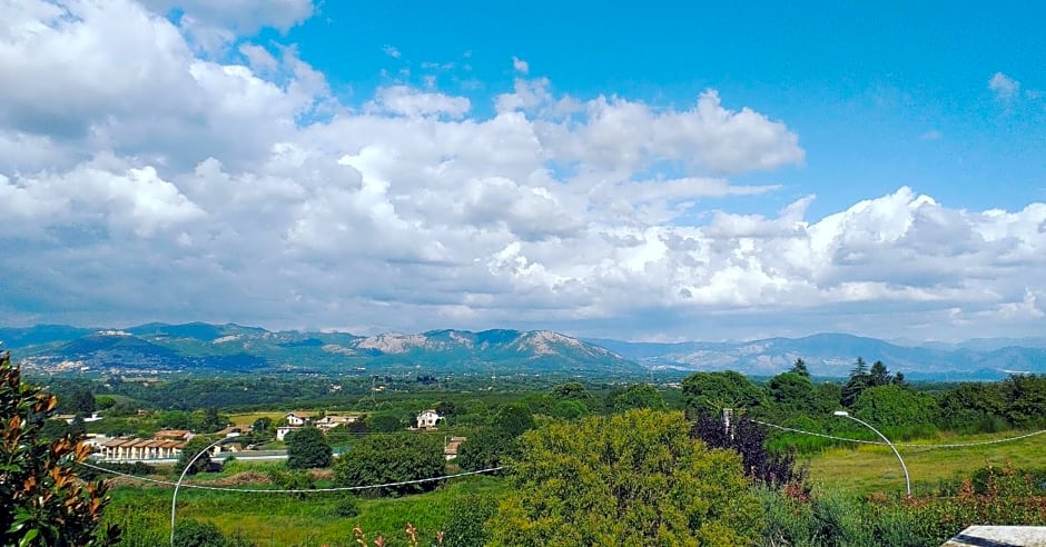 Il Bacio e La Nocciola