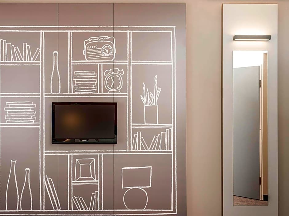 Hotel Mermoz Paris Le Bourget