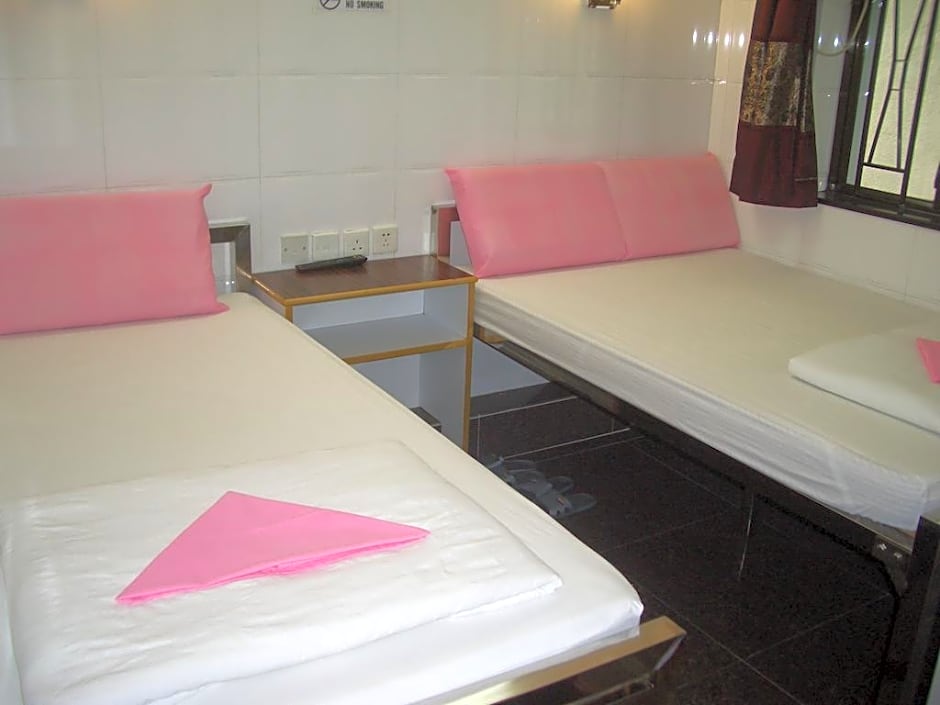 Maple Leaf Guest House