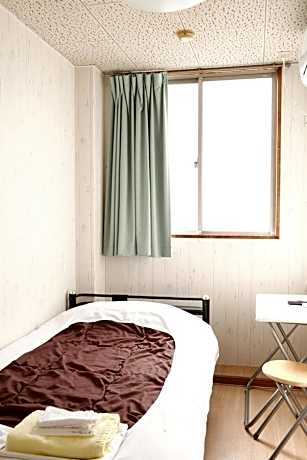 Single Room with Shared Bathroom - Smoking
