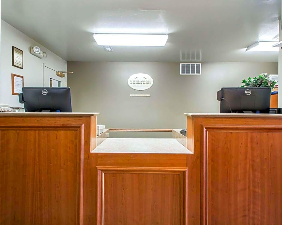 Suburban Studios Columbia - Hwy 63 & I-70