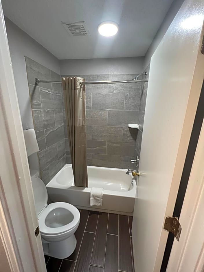 Key West Inn - Tuscumbia