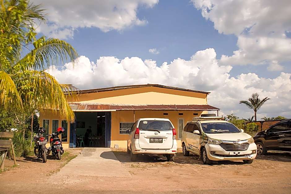 OYO 91051 Penginapan Pondok Ratu 354