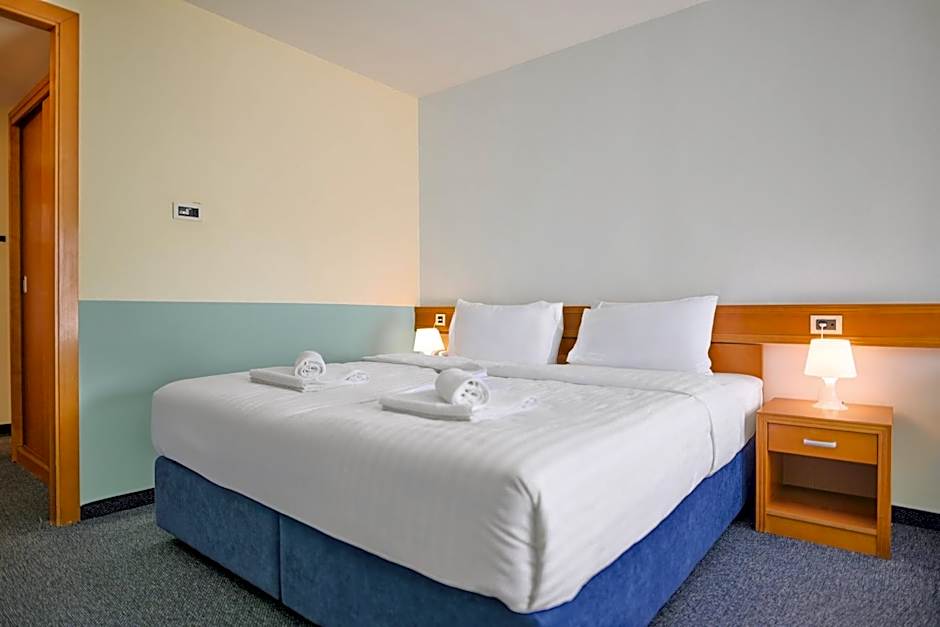 Foto 1 dari 9 — Standard 1 Double Bed or 2 Beds, Balcony