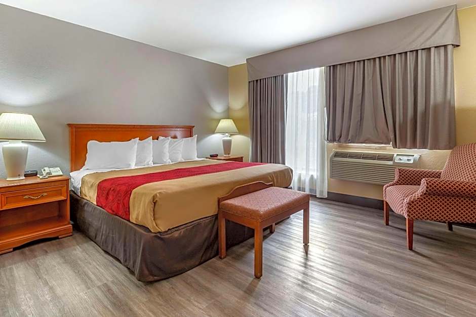 Econo Lodge & Suites Southern Pines - Pinehurst