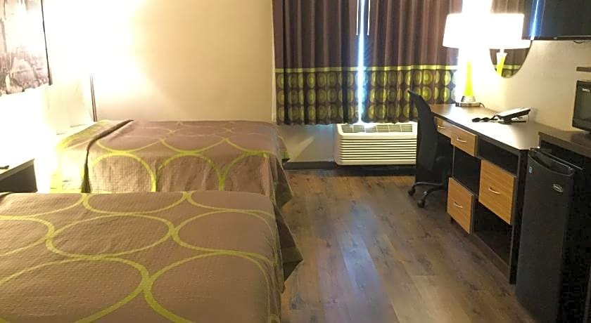 Super 8 by Wyndham South Holland