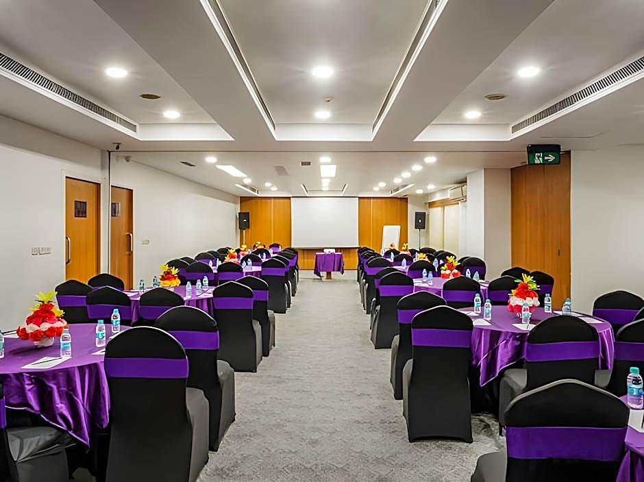 Caspia Hotel New Delhi Shalimar Bagh – Delhi, IN