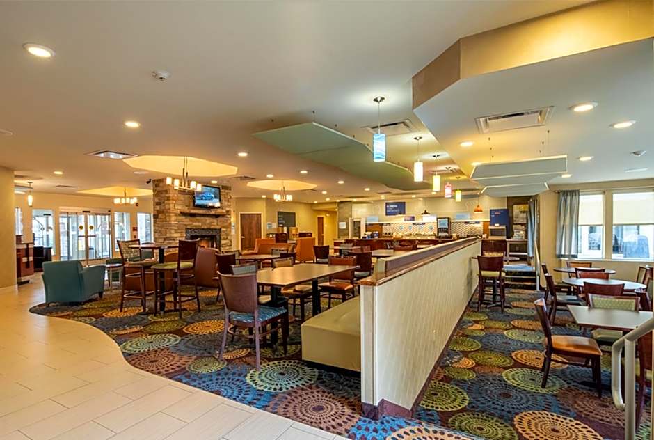 Holiday Inn Express Hotel & Suites Pittsburgh Airport By IHG