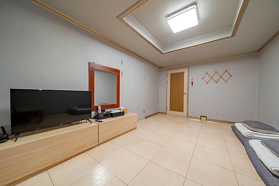 Jumunjin Hotel
