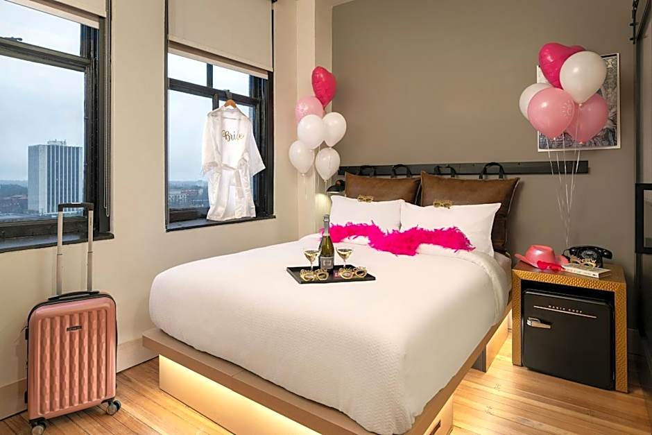 Moxy Columbia Downtown