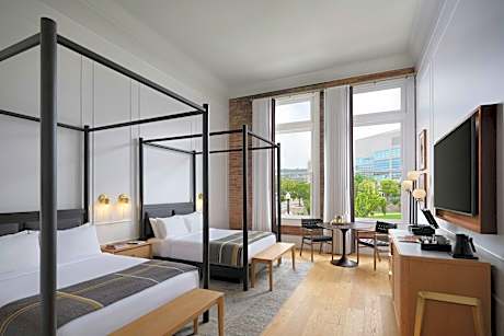 Historic, Junior Suite, 2 Queen, Downtown View