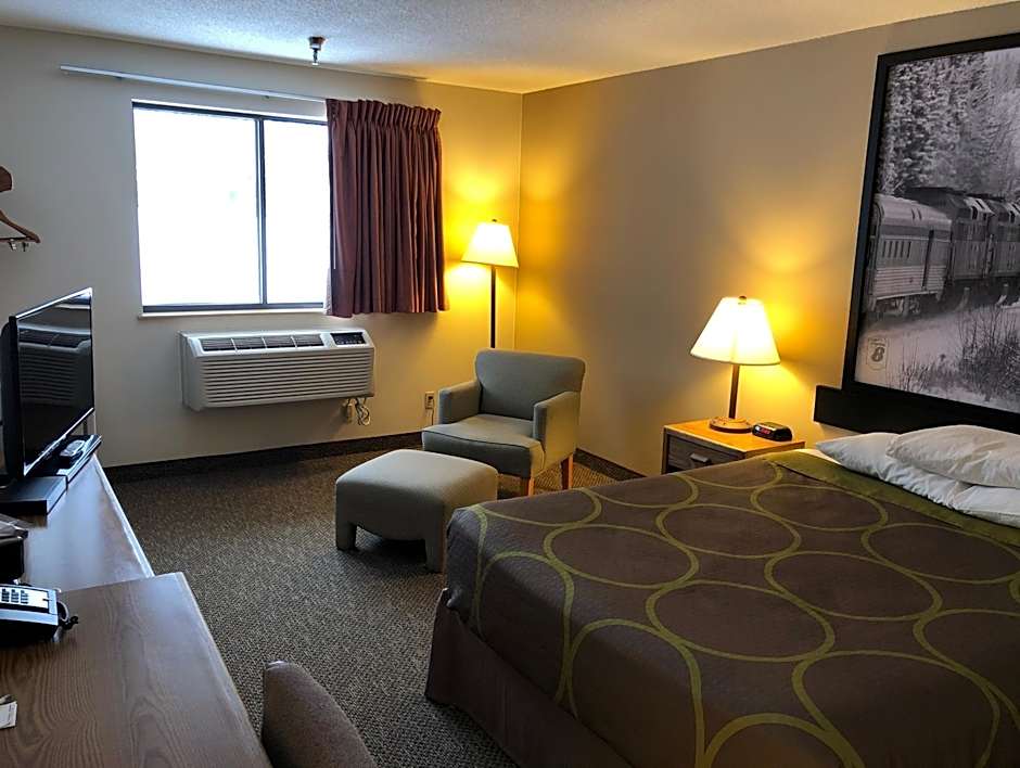 Super 8 by Wyndham Salmon Arm