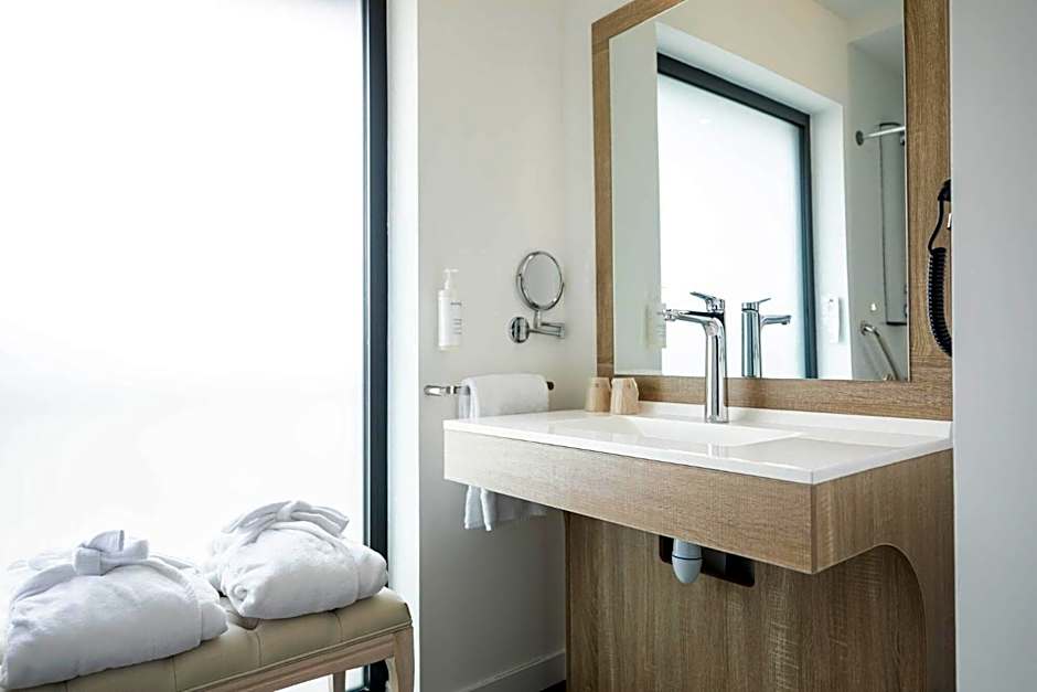 Le Barracuda & Spa, Centre Port, pieds dans l'eau, vue mer