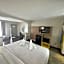 Days Inn & Suites by Wyndham Tuscaloosa - Univ. of Alabama