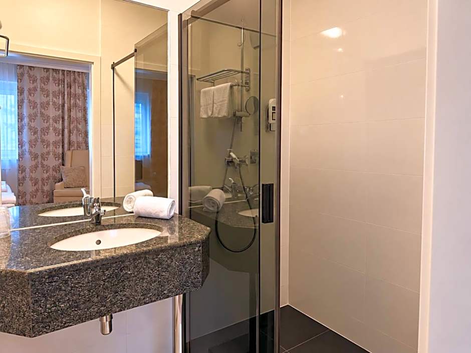 Arion Airport Hotel