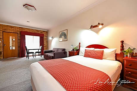 Standard Queen Room