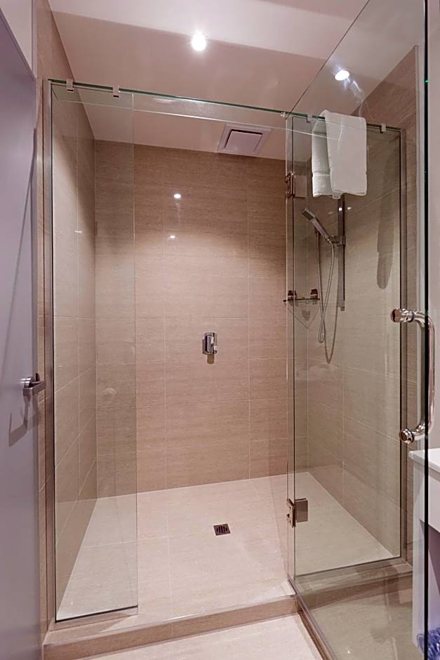 2 on Whiteleigh and 239 on Lincoln Motel