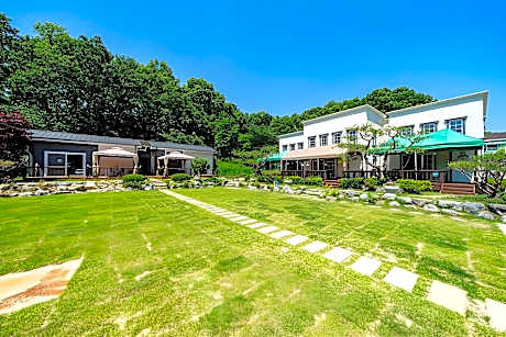 Yongin Donggupark Pension