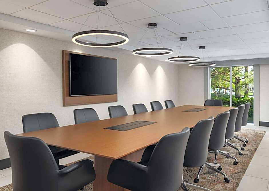 Embassy Suites By Hilton Hotel Memphis