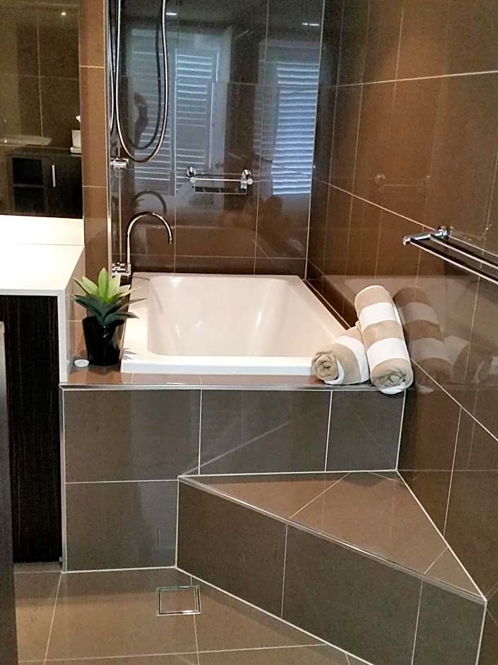 Surfers Beachside Holiday Apartments