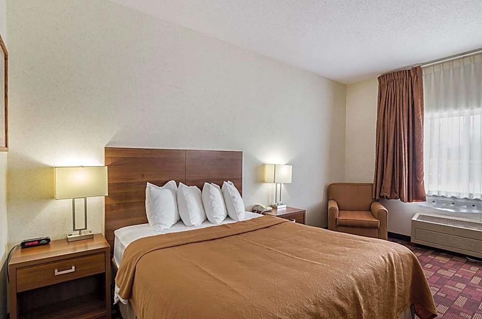 Econo Lodge Luverne I-90