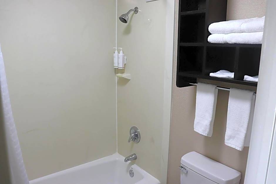 Super 8 by Wyndham Cabot