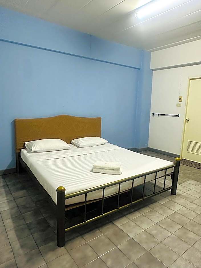 Pakchong Town Hotel