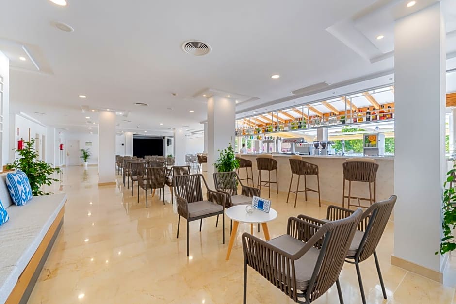 Caprice Isabel Aparthotel