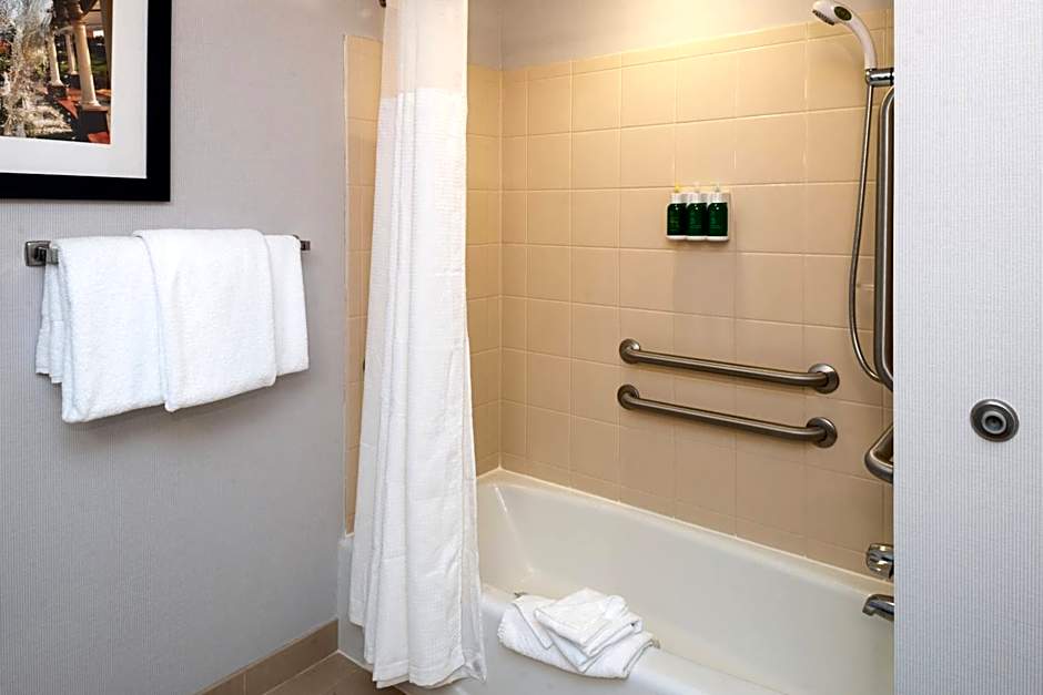 Courtyard by Marriott High Point