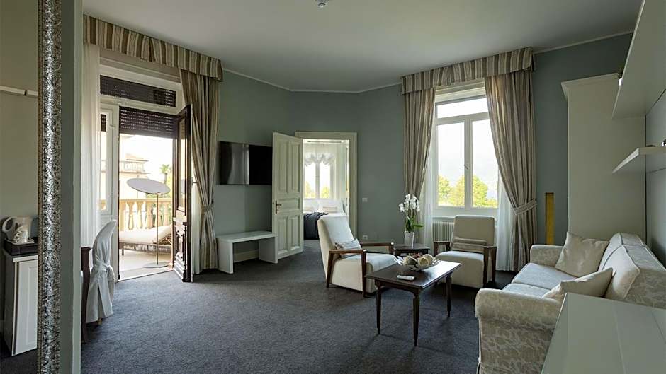 Photo 1 of 3 of Suite, Lake View