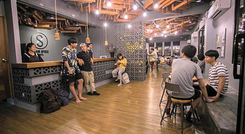 Silom SPACE Hostel