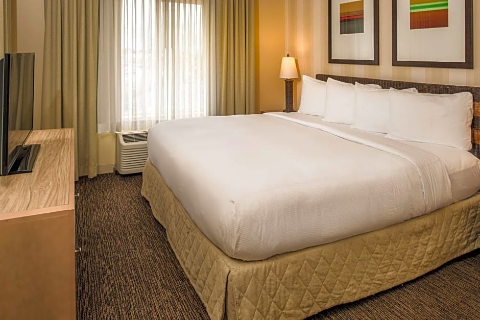 Doubletree By Hilton Beaverton – Beaverton, OR