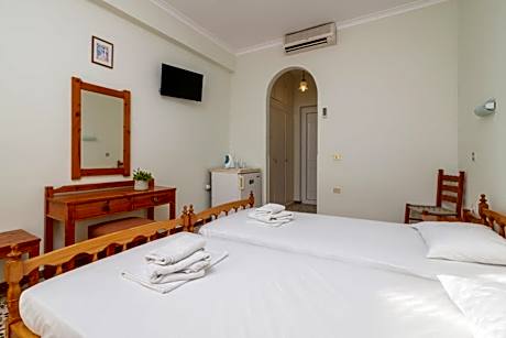 Standard Twin Room with Sea View