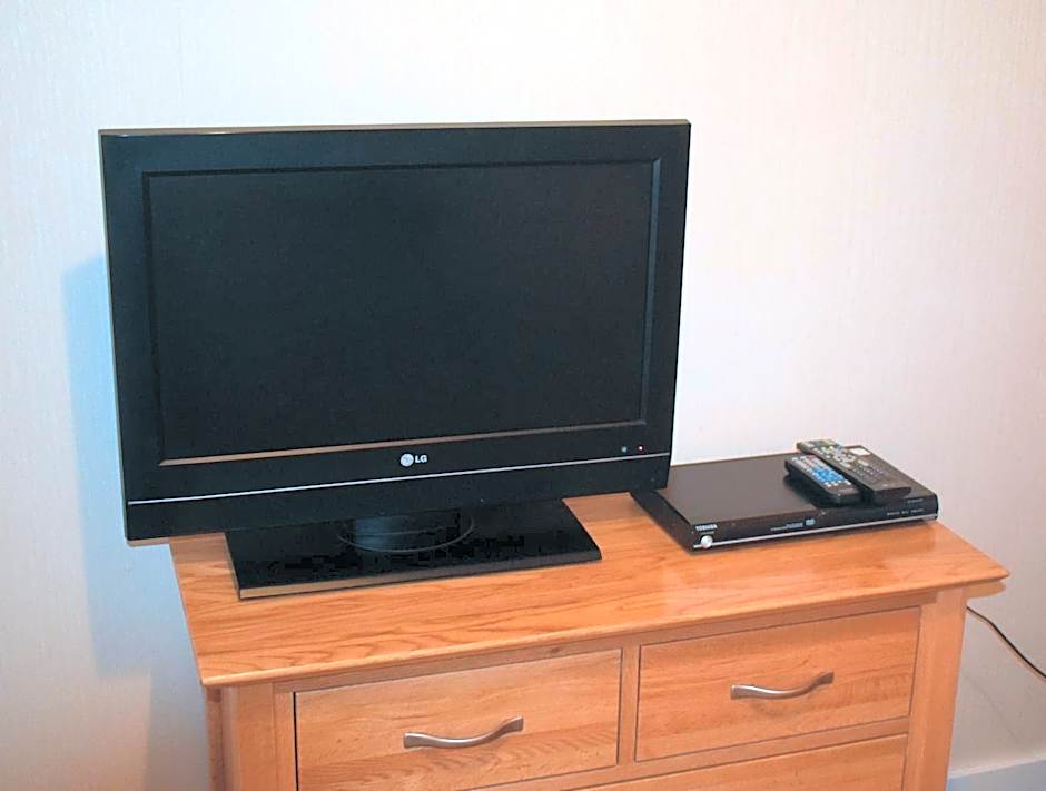 Cheers Cafe Bar & Tavern