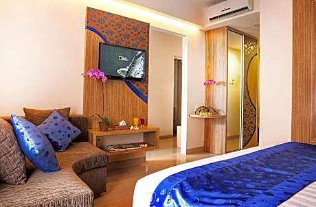 Deluxe Double Room with Pool View