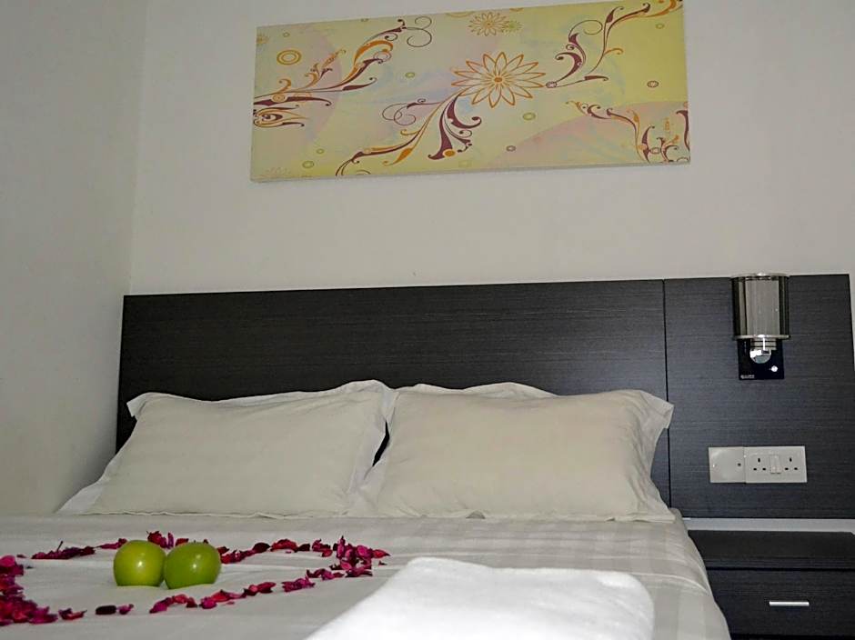 Apple 1 Hotel Gurney