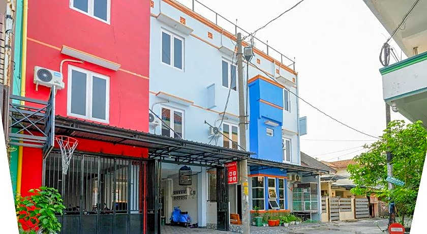 RedDoorz near Jalan Adi Sucipto Solo
