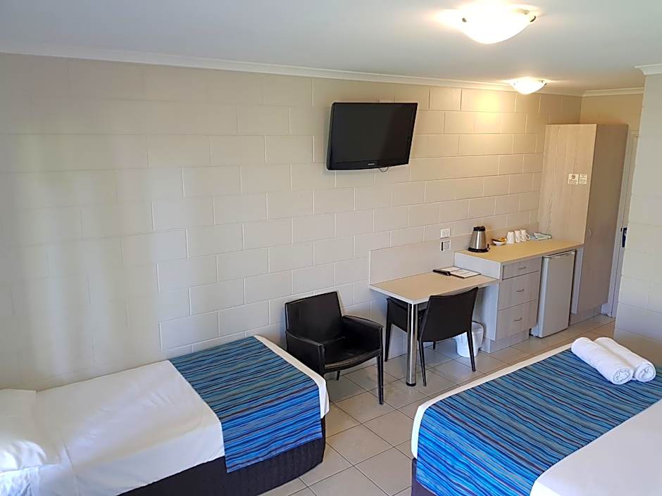 Cardwell Beachcomber Motel & Tourist Park