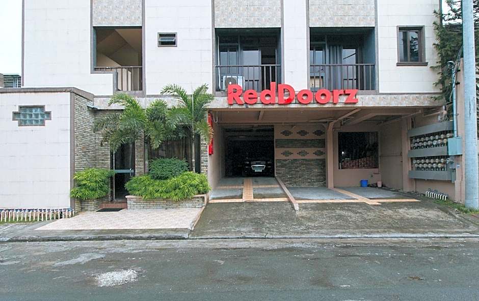 RedDoorz Plus at Canley Residential