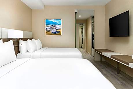 Guest room, 2 Queen, High floor