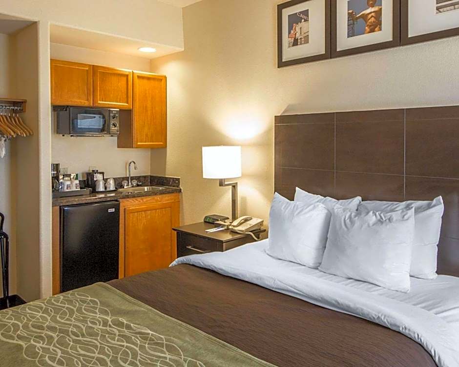 Quality Inn Tulsa-Downtown West