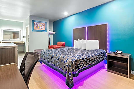 Efficiency King Room - Non Smoking